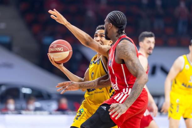 这条由荷甲 这条由荷甲